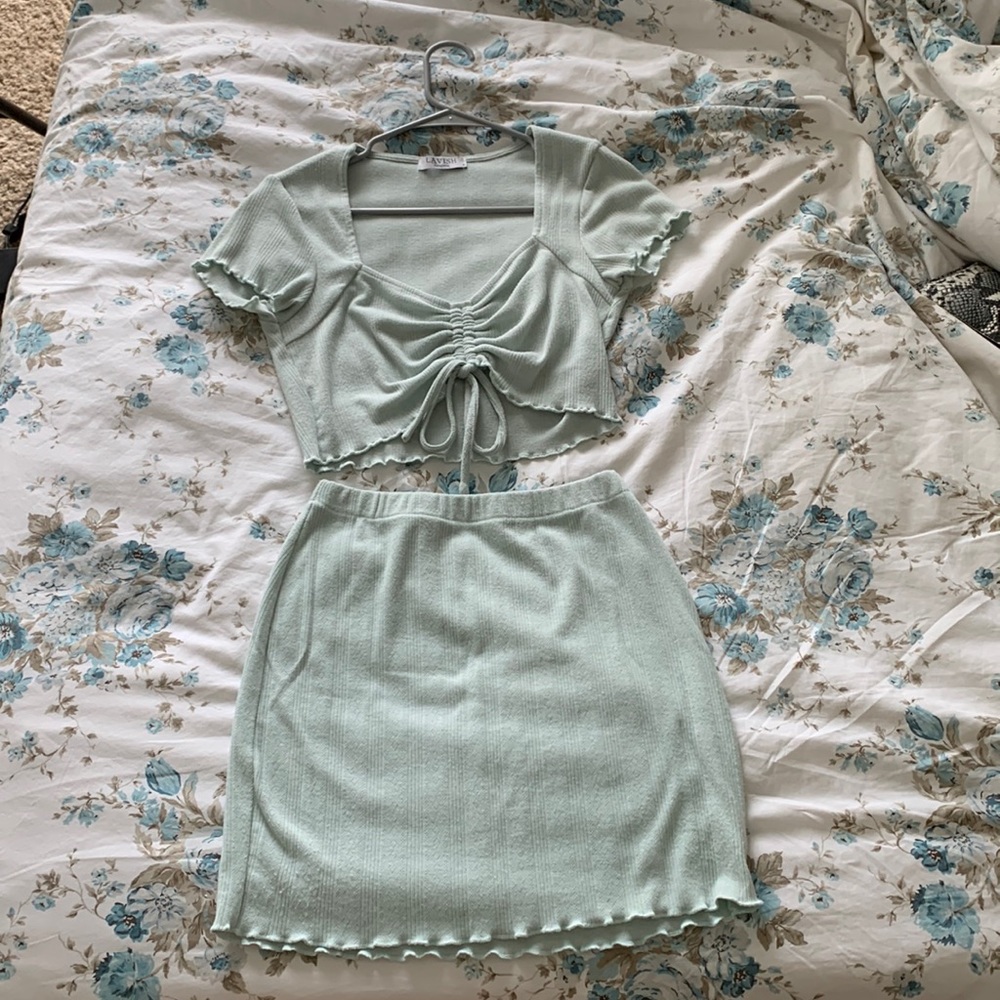 Boutique cropped set!!